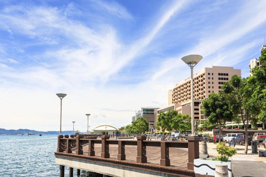 Kingston Hotel Кота Кинабалу Екстериор снимка