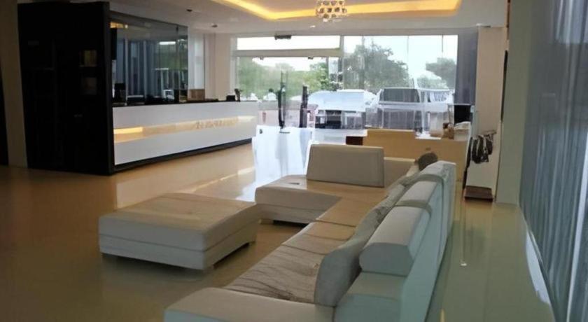 Kingston Hotel Кота Кинабалу Екстериор снимка