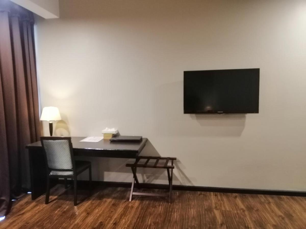 Kingston Hotel Кота Кинабалу Екстериор снимка